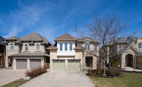 9 Sorbonne Dr, Brampton, ON, L6P1W5 | Card Image