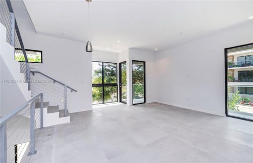 3258-3258 Bird Ave, MIAMI, FL, 33133-4444 | Card Image