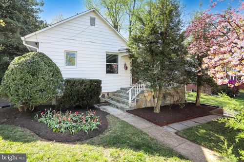 209 Cedar Ave, GAITHERSBURG, MD, 20877-1907 | Card Image