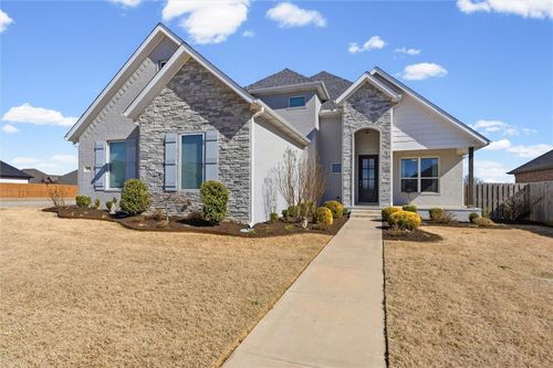 664 Malbec Rd, Tontitown, AR, 72762-5292 | Card Image