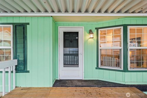 998 Nw Mahogany Ln, Silverdale, WA, 98383-8908 | Card Image