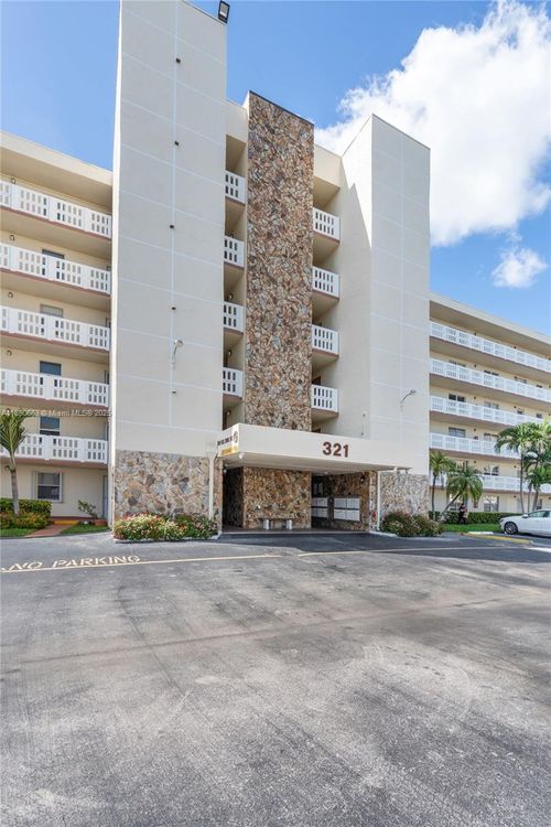 apt-502-321 Se 3rd St, Dania Beach, FL, 33004-4048 | Card Image