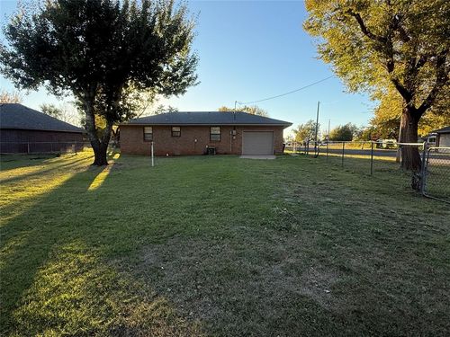 211 Victor Avenue, Amber, OK, 73004 | Card Image