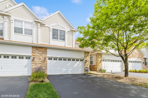 2956 Talaga Dr, Algonquin, IL, 60102-6851 | Card Image
