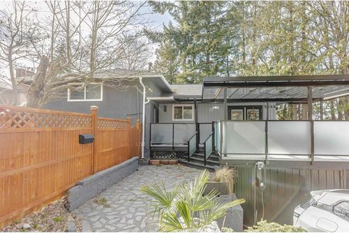 9660 Regent Pl, Surrey, BC, V3V2S3 | Card Image