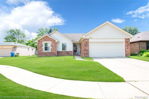 5010 Kelly Dr, Warren, MI, 48092-5022 | Card Image