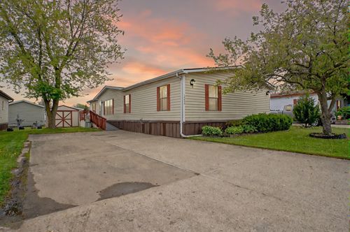 14424 Grenwich Ct, Shelby Township, MI, 48315-3755 | Card Image