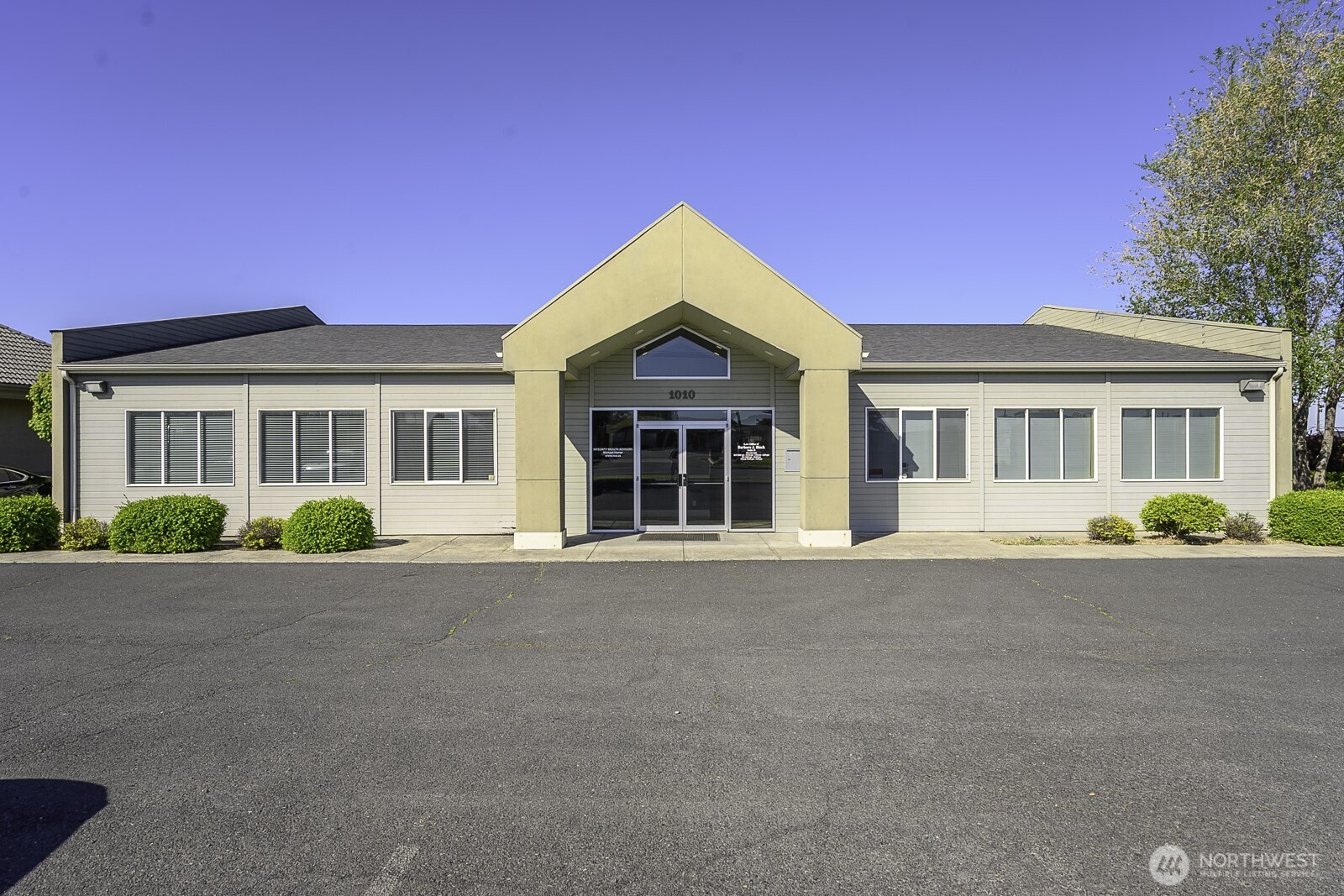1010 S Pioneer Way, Moses Lake, WA 98837