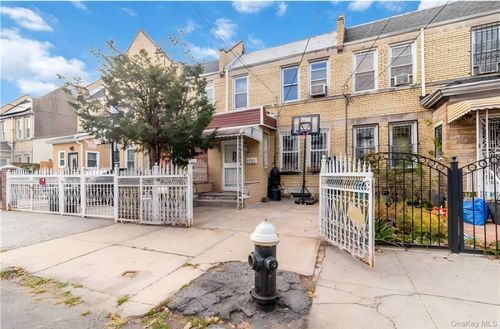 3723 Rombouts Ave, Bronx, NY, 10466-6124 | Card Image