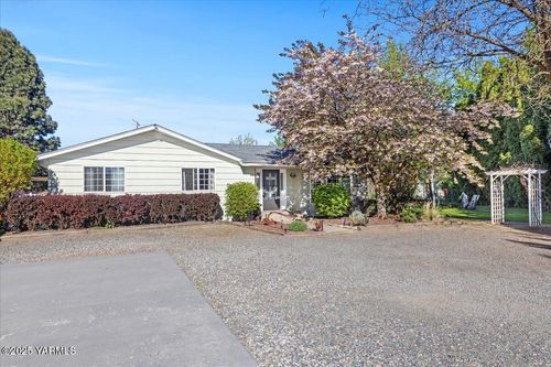 10401 N 1739 Pr Nw Rd, Grandview, WA, 98930 | Card Image