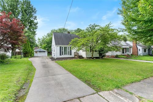 120 Palmetto Ave, Bedford, OH, 44146-3226 | Card Image