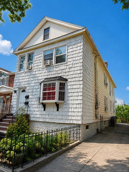 121-53 6th Ave, College Point, NY, 11356-1104 | Card Image
