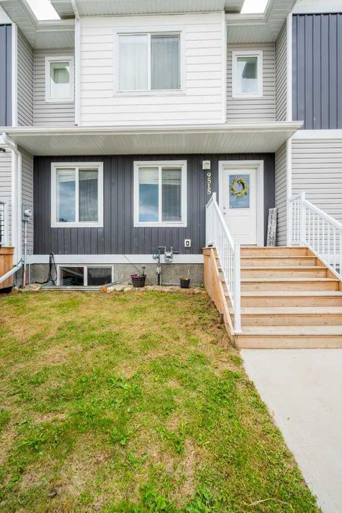 c-9515 112 Avenue, Clairmont, AB, T0H0W3 | Card Image