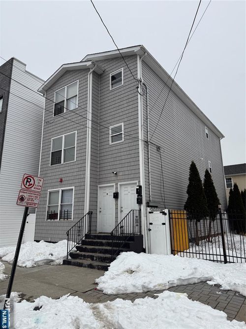 34 Auburn St, Paterson, NJ, 07501-1532 | Card Image