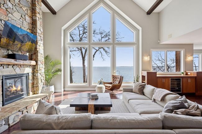 Living Room | Image 7