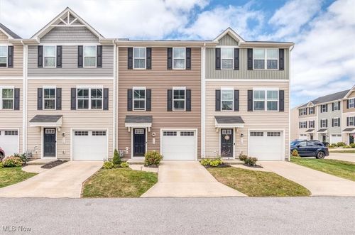 112 Palm Ct, Painesville, OH, 44077-1411 | Card Image