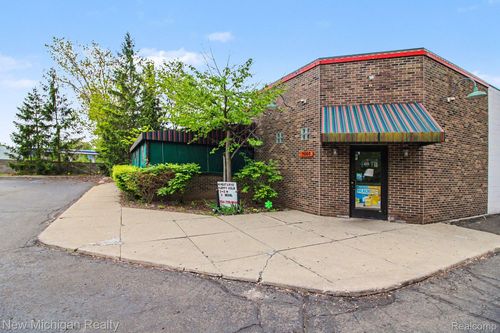 7000 Merriman Road, Romulus, MI, 48174 | Card Image