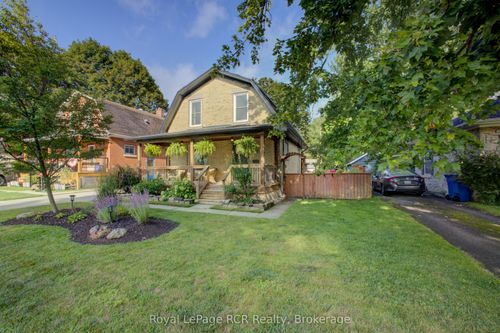 581 St Andrew St W, Fergus, ON, N1M1P4 | Card Image