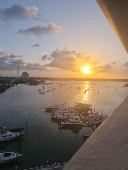 apt-1008-7904 West Dr, North Bay Village, FL, 33141-5535 | Card Image