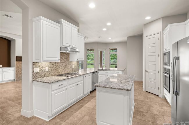 30171 Setterfeld Cir, House other with 4 bedrooms, 4 bathrooms and null parking in Fair Oaks Ranch TX | Image 16