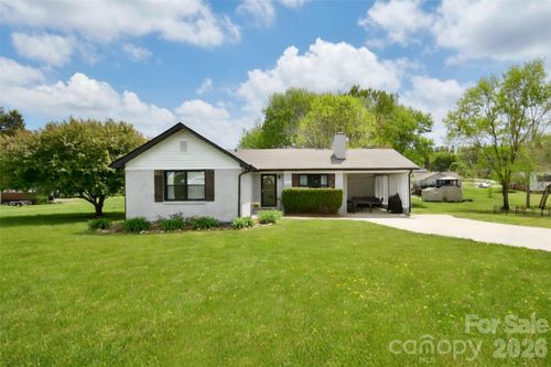 1061 Rembrandt Dr Sw, Concord, NC, 28027-7085 | Card Image