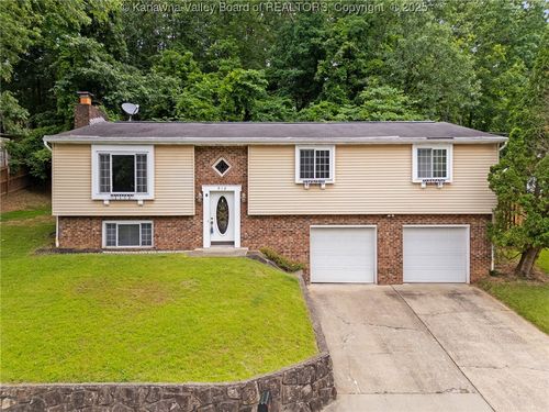 910 Echo Rd, South Charleston, WV, 25303-2713 | Card Image