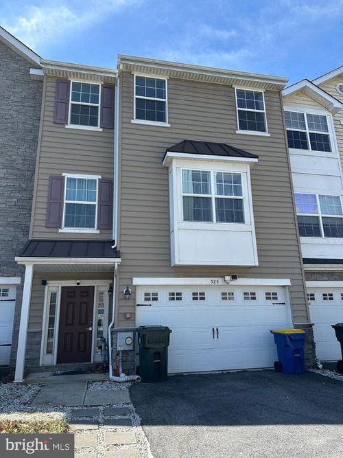 525 S Twin Lakes Blvd, Newark, DE, 19711-1826 | Card Image