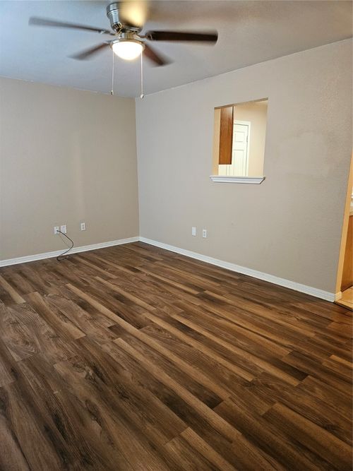 225 E Craven Ave, Lacy Lakeview, TX, 76705-1946 | Card Image