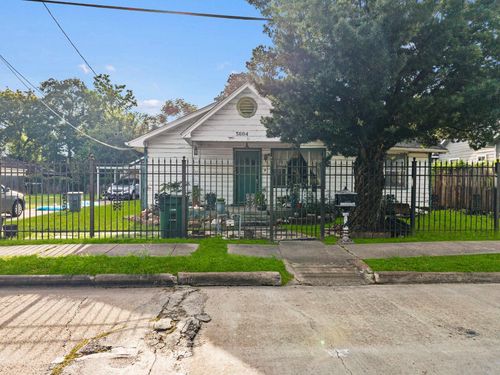 5604 Elysian St, Houston, TX, 77009-1629 | Card Image