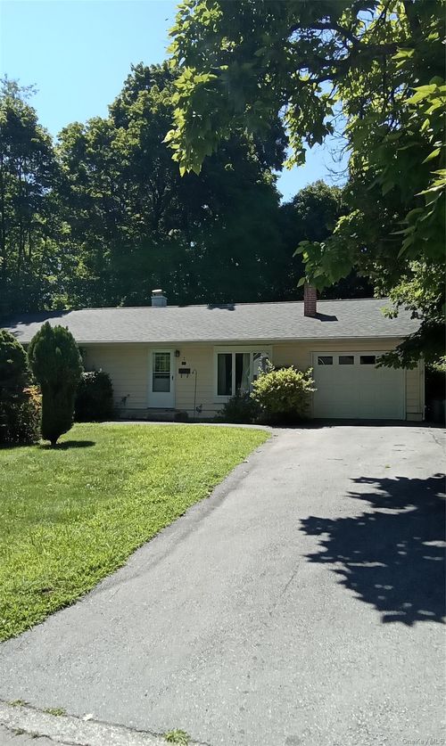 7 Owen Dr, Monroe, NY, 10950-1515 | Card Image