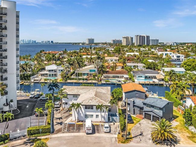 101 - 11900 N Bayshore Dr, Condo with 2 bedrooms, 2 bathrooms and null parking in North Miami FL | Image 27