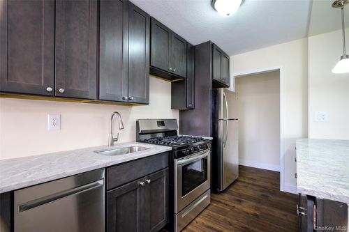 6k-2550 Olinville Avenue, New York, NY, 10467 | Card Image