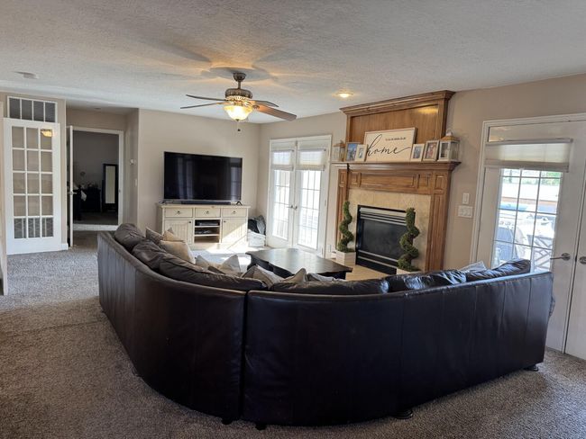 Family Room | Image 16