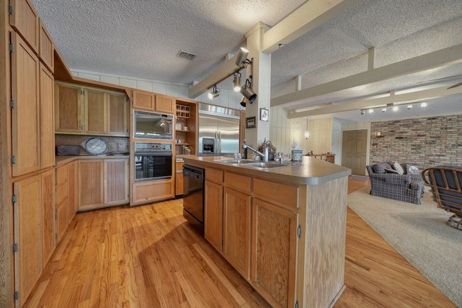 318 Hideaway Lane Central, House other with 3 bedrooms, 3 bathrooms and null parking in Hideaway TX | Image 19