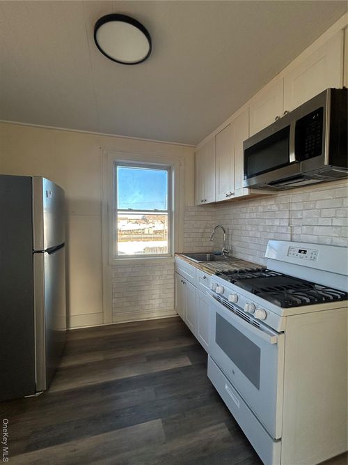 2-25 Auburn Ave, Bay Shore, NY, 11706-8701 | Card Image