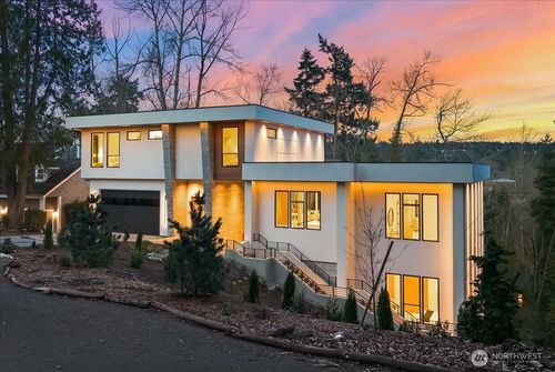 3806 95th Ave Ne, Yarrow Point, WA, 98004-1300 | Card Image