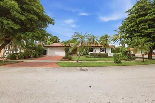 20009 Nw 66th Pl, Hialeah, FL, 33015-2140 | Card Image