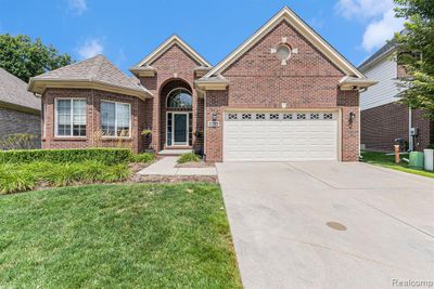 30029 Trailwood Drive, Home with 3 bedrooms, 3 bathrooms and null parking in Warren MI | Image 1