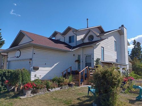 4 Fallingworth Bay Ne, Calgary, AB, T3J1G3 | Card Image
