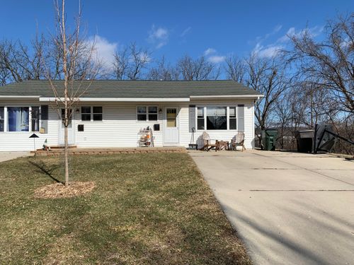 401 Spring St, Lake Geneva, WI, 53147-1239 | Card Image