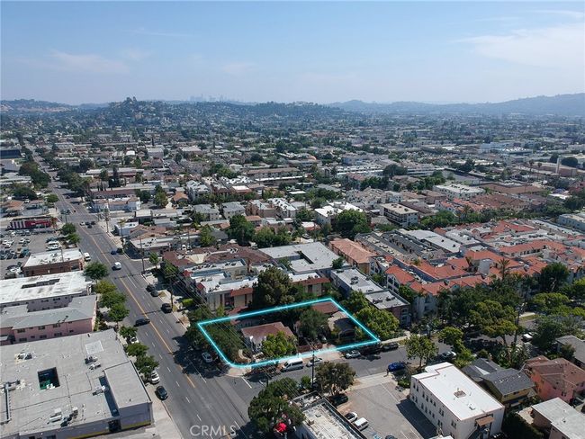 241 N Verdugo, Home with 32 bedrooms, 32 bathrooms and 3 parking in Glendale CA | Image 19