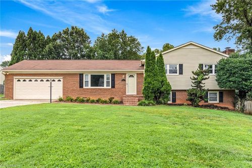 236 Linville Springs Rd, Kernersville, NC, 27284-2325 | Card Image