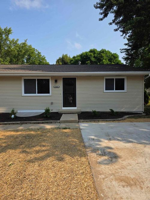 5804 Sauk Ln, McFarland, WI, 53558-8842 | Card Image