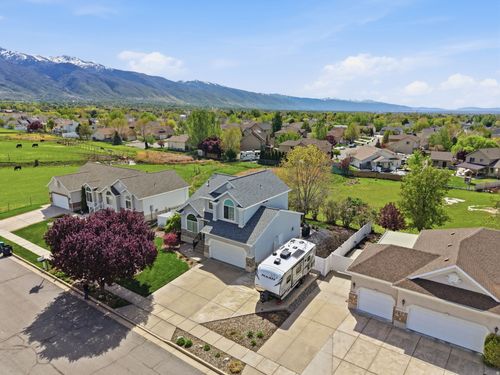 78 E 1720 N, Layton, UT, 84041-2932 | Card Image