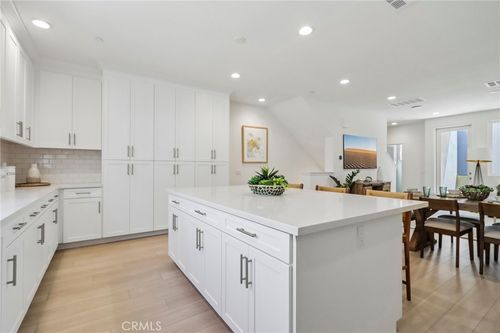 6-5868 Linden Ave, Long Beach, CA, 90805-4881 | Card Image