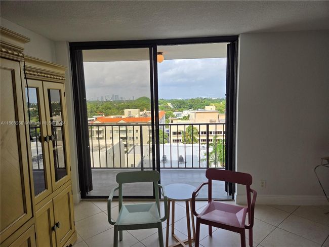 APT-810 - 2625 Collins Ave, Condo with 1 bedrooms, 2 bathrooms and null parking in Miami Beach FL | Image 9