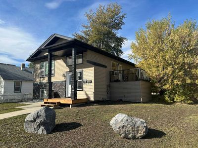 9302 100 Ave, House other with 5 bedrooms, 3 bathrooms and 2 parking in Grande Prairie AB | Image 3