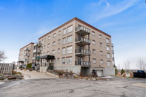 203-2376 Albert St, Rockland, ON, K4K0C5 | Card Image