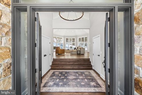 2800 Horseshoe Trl, Chester Springs, PA, 19425-3004 | Card Image