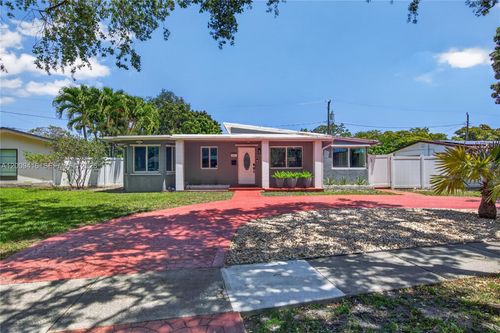 211 S 57th Way, Hollywood, FL, 33023-1431 | Card Image